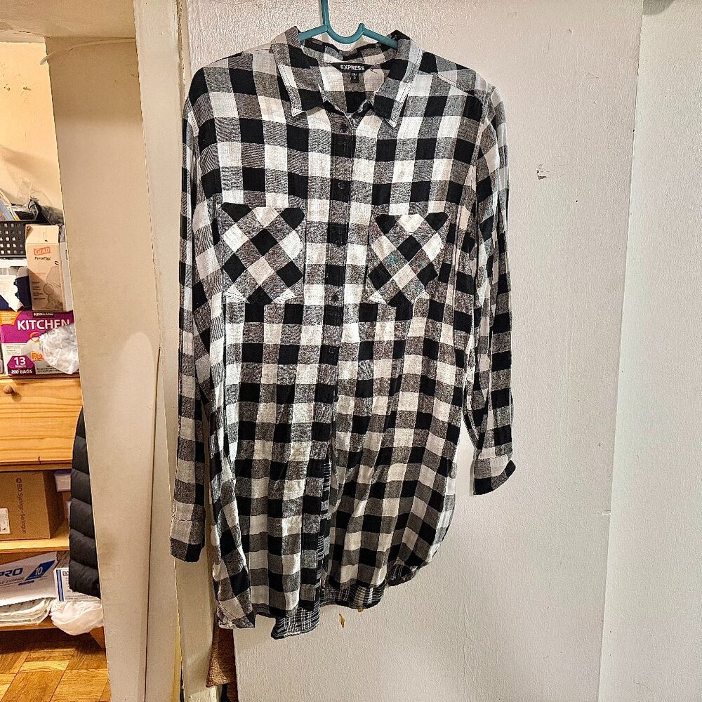 Women's Express Black and White Buffalo Check Shirt - size XL